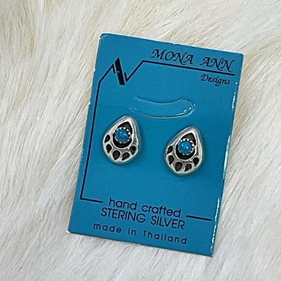 Mona Ann Designs Sterling Silver Turquoise Bear Paw Petite Post Earrings 925 - Picture 1 of 7